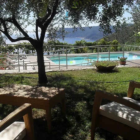 Отель Oroverde Берджеджи